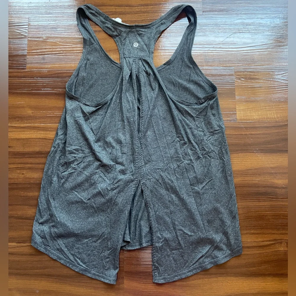 Lululemon 10 Salute the Sun Tank